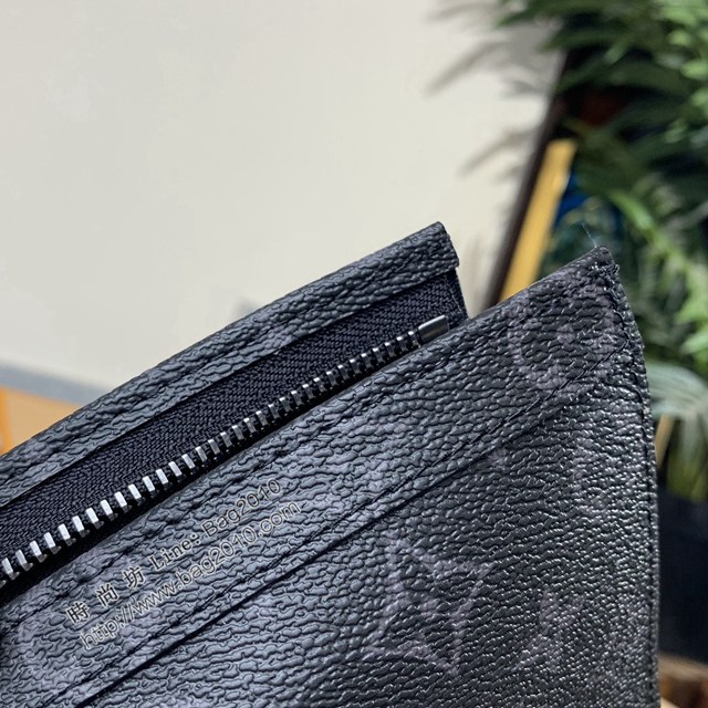 LV專櫃2023新款升級版男士手包 M63039 路易威登拼接白色絲印Pochette Voyage中號手袋 dn1036